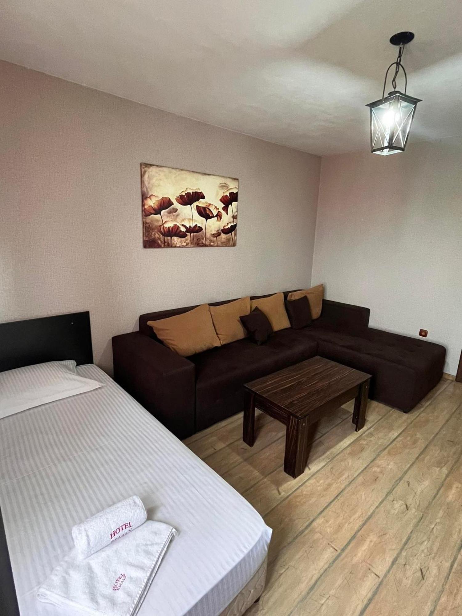 Family Hotel Emaly 2 Szapareva Banja Kültér fotó
