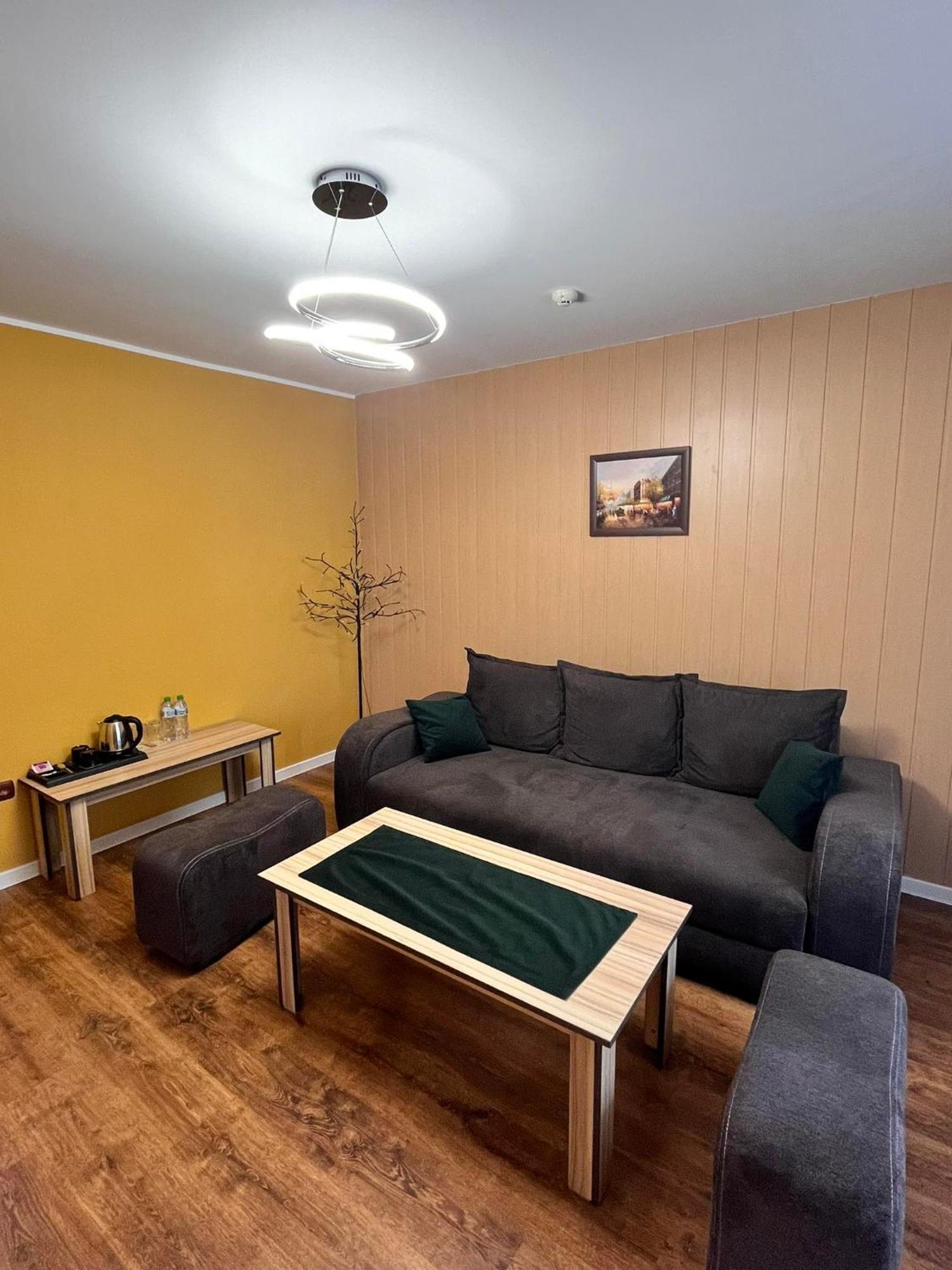 Family Hotel Emaly 2 Szapareva Banja Kültér fotó